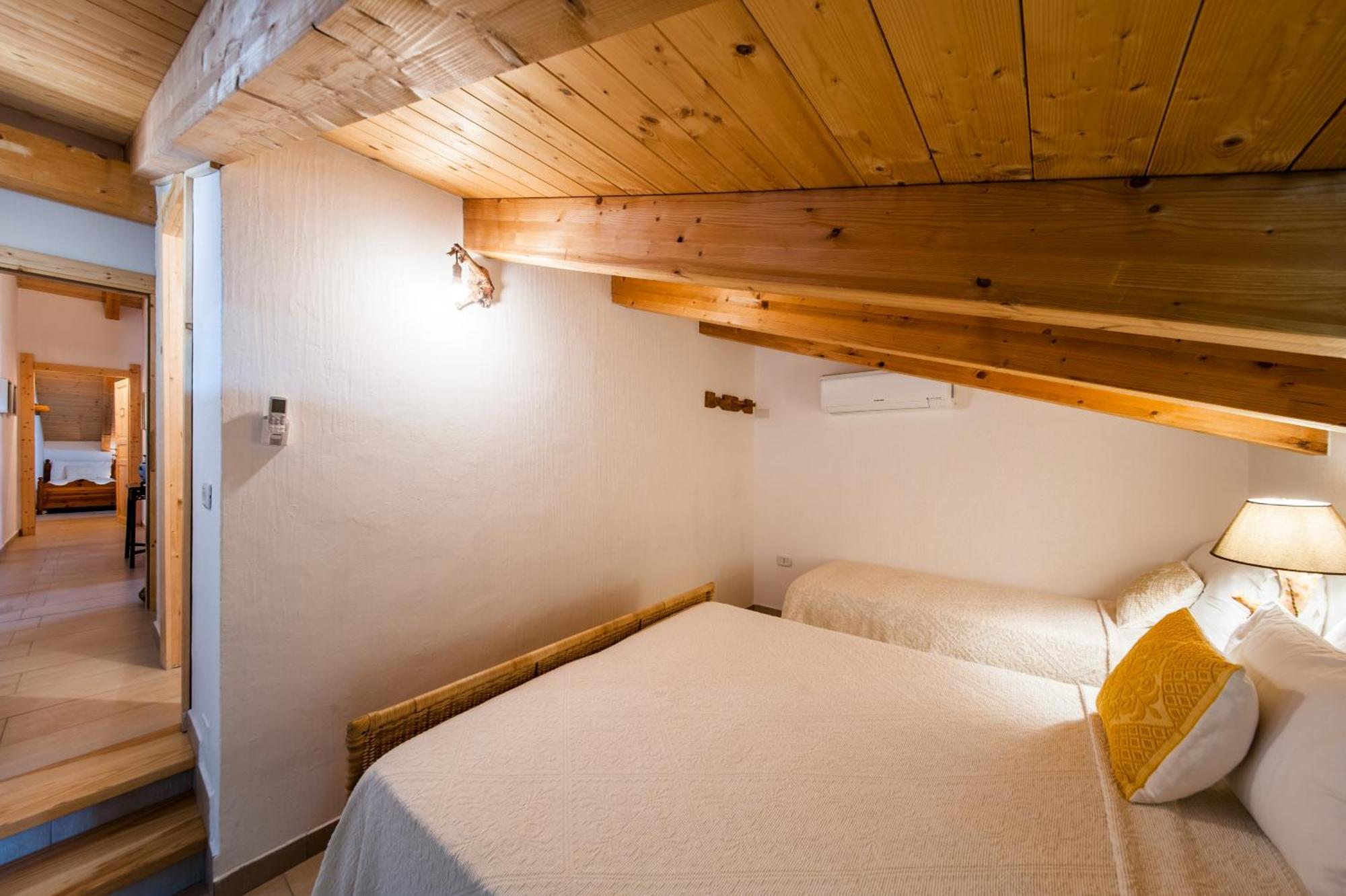 Bed and Breakfast La Casa Di Mannazzotta 2 Кастельсардо Экстерьер фото